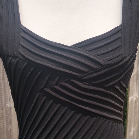 Calvin Klein size 8 black dress side zipper excellent condition - Picture 3 of 7